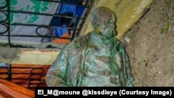 La statue de Louis Faidherbe, l'ancien gouverneur colonial français du Sénégal (1818-1889). El_M@moune‏ @kissdieye