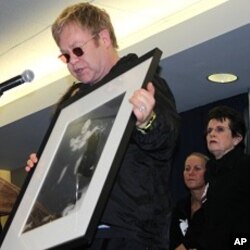 Tennis Stars Join Elton John for Annual Aids Charity Event