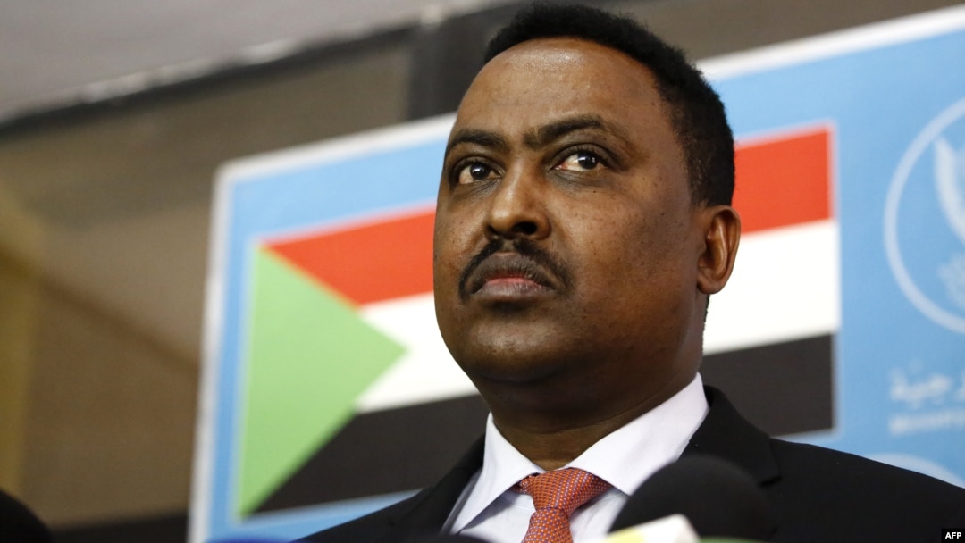 Menteri Luar Negeri Ethiopia Workneh Gebeyehu berbicara dalam konferensi pers di Kementerian Luar Negeri Sudan, di Khartoum, 14 Januari 2018. 