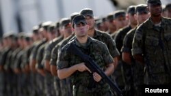 Lực lượng quân đội Brazil được triển khai để bảo đảm an ninh cho Thế vận hội 2016 diễn ra tại Rio de Janeiro, Brazil, ngày 15/7/2016. 