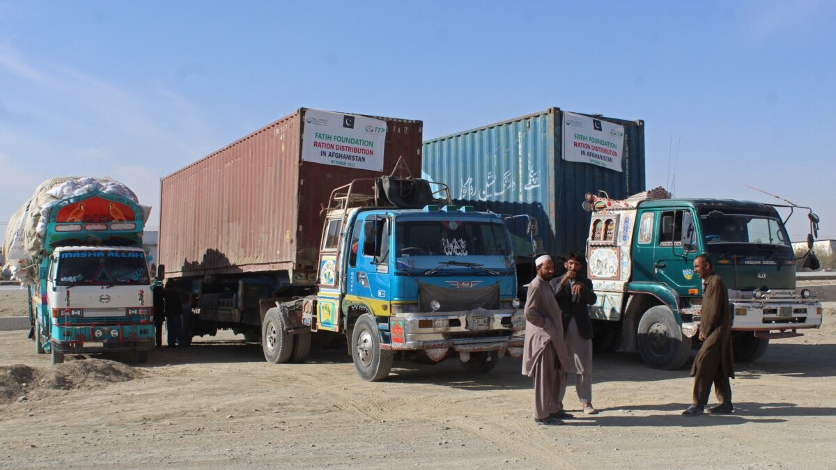 Pakistan Sends Humanitarian Aid to Afghanistan