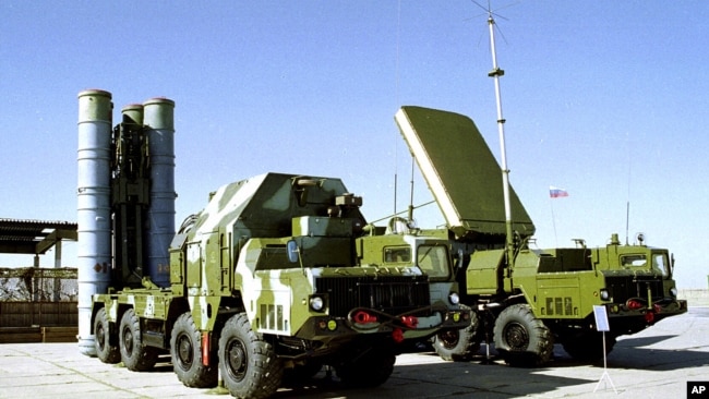 Hệ thống tên lửa phòng không S-300 do Nga chế tạo (ảnh tư liệu)