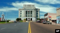 When you’re in Texarkana, you’ve just got to get your photo taken straddling two states in front of a courthouse that's in both of them.