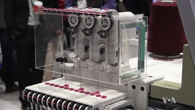 Retailers Explore 3-D Printers, Robots to Lure Customers