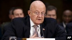 Direktur Intelijen Nasional Amerika, James Clapper memberikan kesaksian di depan Komisi Senat AS (foto: dok).