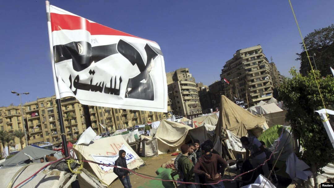Qohirada prezident Mursiyga qarshi shiorlar, Misr, 10-dekabr, 2012-yil
