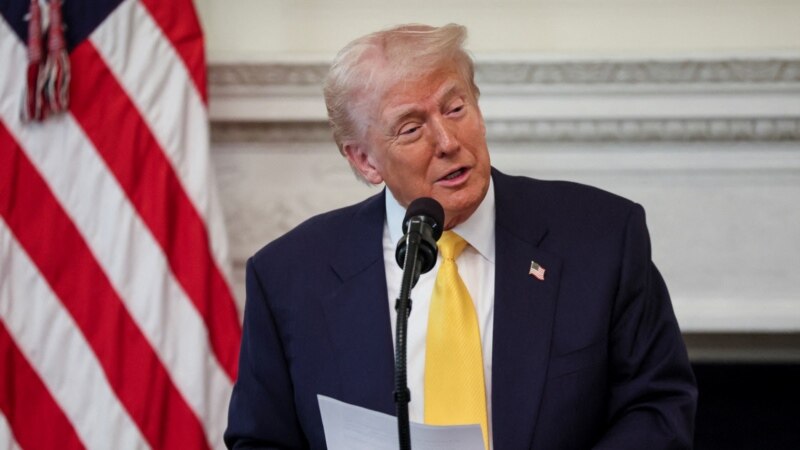 Trump suspend temporairement les droits de douane contre le Mexique