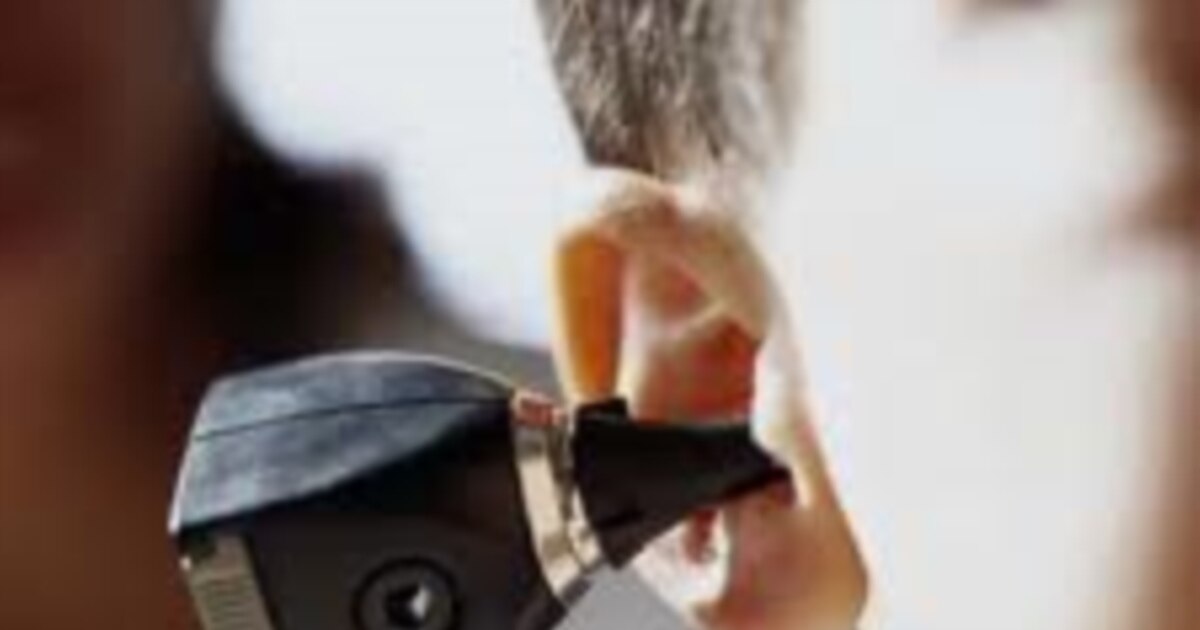 Onlayn porno sinovlar Keksa odamlar siyish video