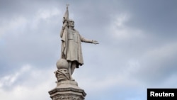 Estatua de Cristóbal Colón en Madrid, España.