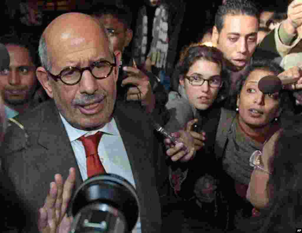 埃及著名的改革派倡导者穆罕默德.埃尔-巴拉迪星期四离开奥地利返回埃及。