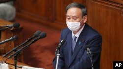 스가 요시히데 일본 총리가 26일 의회에서 연설했다.