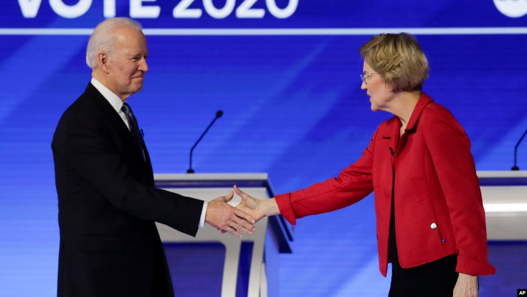Senator Elizabeth Warren (kanan) dan mantan Wapres Joe Biden (foto: dok). 