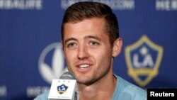 Los Angeles Galaxy new signing midfielder Robbie Rogers speaks at a news conference in Carson, California, May 25, 2013.