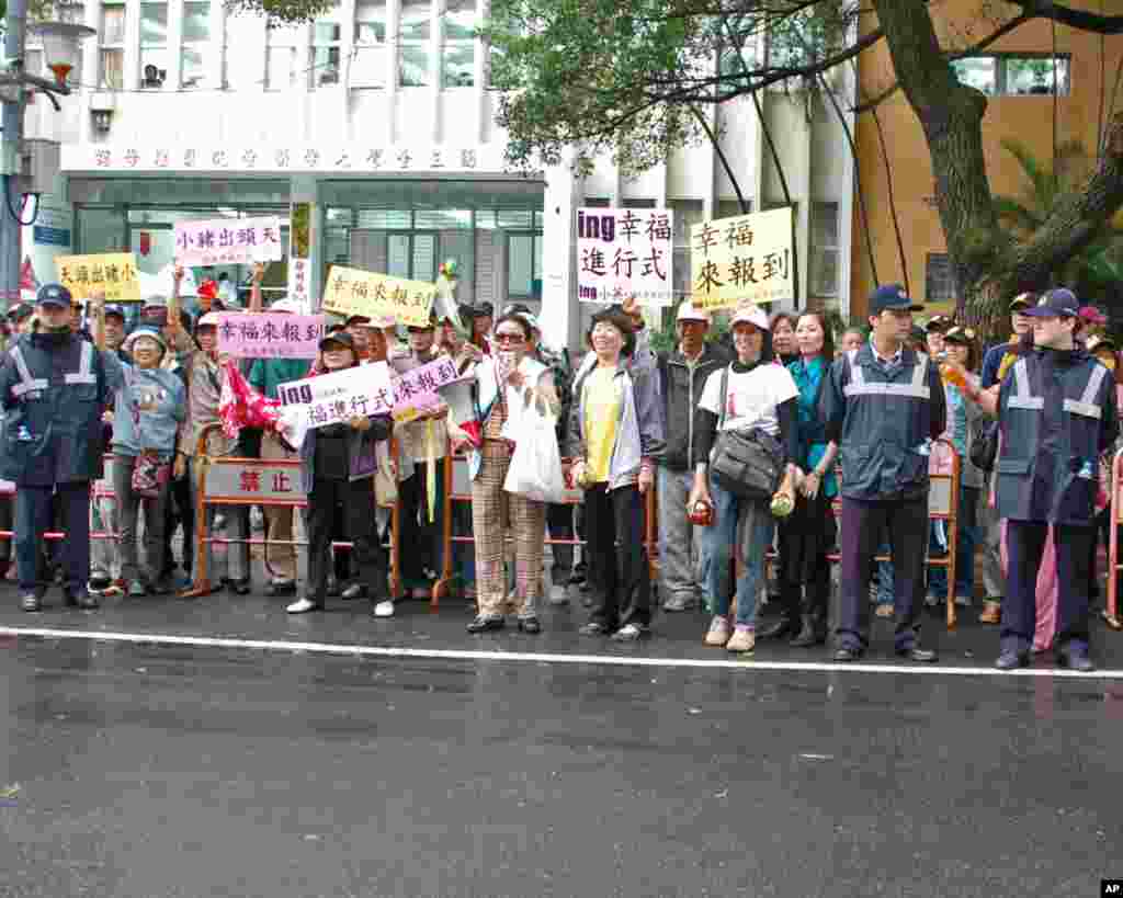 绿营群众为蔡英文呐喊助威