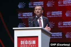 CHP Genel Başkanı Özgür Özel, İkinci Yüzyıl Değişim Kurultayı'nda konuştu.