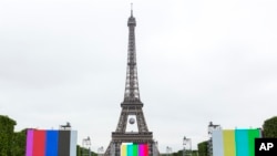 Le Tour Eiffel pendant la Coupe de l'Euro, à Paris, le 3 juin 2016.