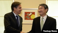 토니 블링큰 미 국무부 부장관(왼쪽)과 조태용 한국 외교부 제1차관 (자료사진)