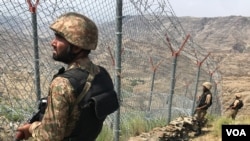 عکس آرشیف از نظامیان پاکستانی در یک ساحۀ مرزی میان افغانستان و پاکستان