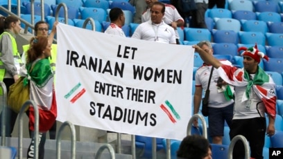 Le Procureur Général Dit Non Aux Femmes Dans Le Stade En Iran