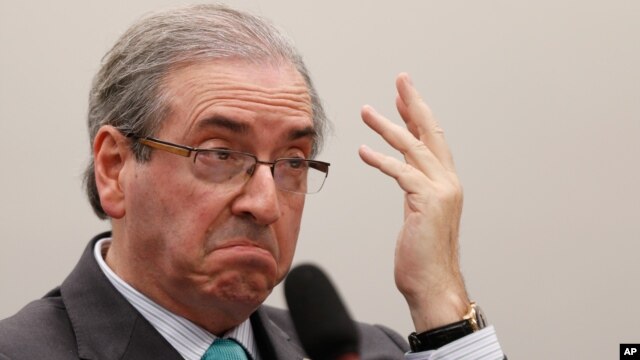 Eduardo Cunha, como presidente de la Cámara tenía el poder para autorizar el proceso de juicio político contra la presidenta Dilma Rousseff, que fue aprobado en un voto secreto y sin debate.