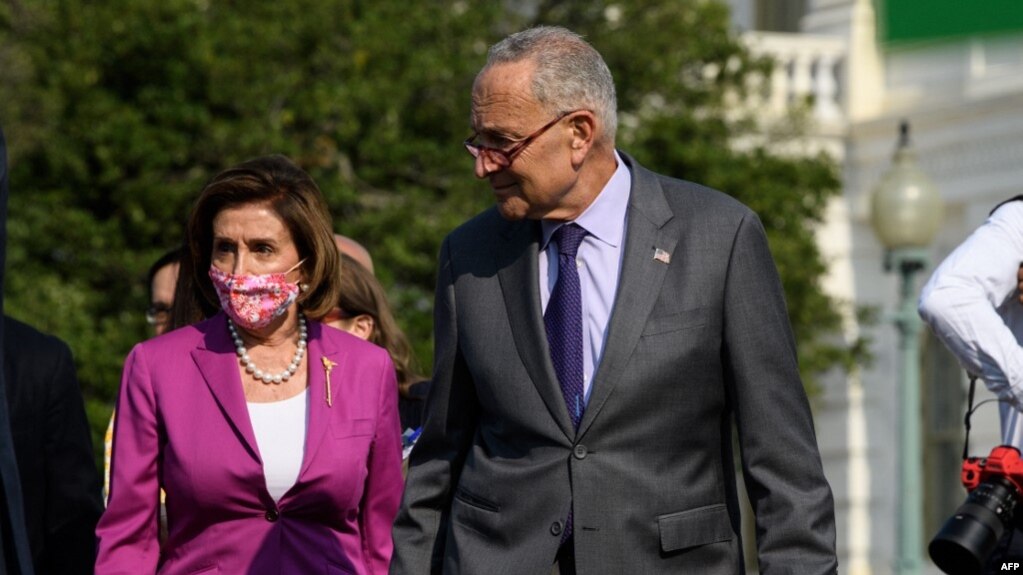 Chủ tịch Hạ viện Nancy Pelosi và Lãnh đạo Khối đa số ở Thượng viện Chuck Schumer. 