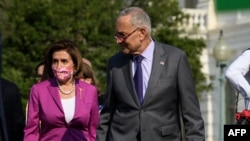 Temsilciler Meclisi Başkanı Nancy Pelosi ve Senato çoğunluk lideri Chuck Schumer. 