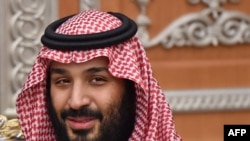 Le prince héritier saoudien Mohammed bin Salman assiste à une réunion avec le patriarche chrétien maronite du Liban, à Riyad, le 14 novembre 2017.