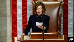 지난달 18일 미국 연방 하원에서 낸시 펠로시 의장이 도널드 트럼프 대통령에 대한 탄핵 소추안이 가결됐음을 선포했다.