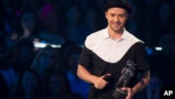 Justin Timberlake accepts video of the year award for "Mirrors" at the MTV Video Music Awards Aug. 25, 2013, at the Barclays Center in the Brooklyn borough of New York.