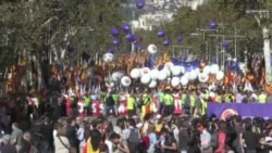 Marche pro-unité au cœur de la Catalogne (vidéo)