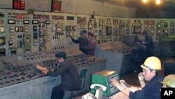 평양시에 전기를 공급하는 북한 평양화력발전련합기업소 사령실 (자료사진)