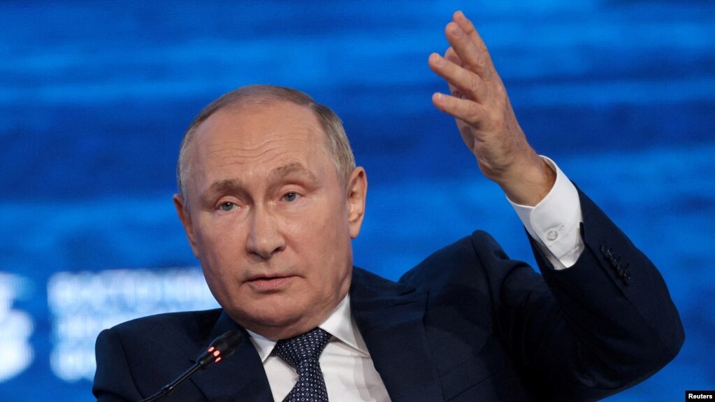  블라디미르 푸틴 러시아 대통령이 7일 블라디보스토크에서 열린 제7차 동방경제포럼에서 발언하고 있다.
