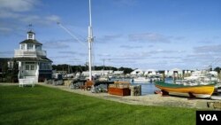 This marina on Cape Cod has the whitewashed, relaxing “look” of New England. (Carol M. Highsmith)