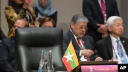 2023 ASEAN ထိပ်သီးဆွေးနွေးပွဲမှာ နေရာလွတ်နေတဲ့ မြန်မာကိုယ်စားလှယ်ထိုင်ခုံ။ 