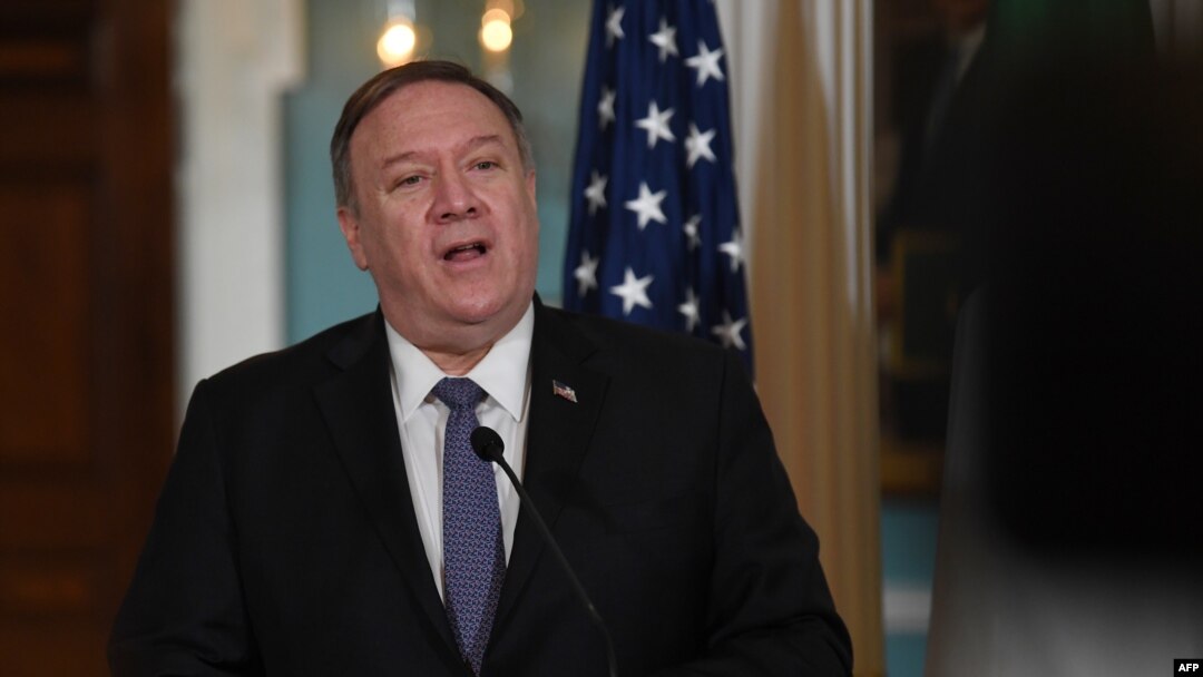 Menteri Luar Negeri AS Mike Pompeo dan Menteri Luar Negeri Nigeria Geoffrey Onyeama (tak tampak di foto) memberikan pernyataan kepada pers, di Washington DC, 4 Februari 2020. (Foto: AFP)