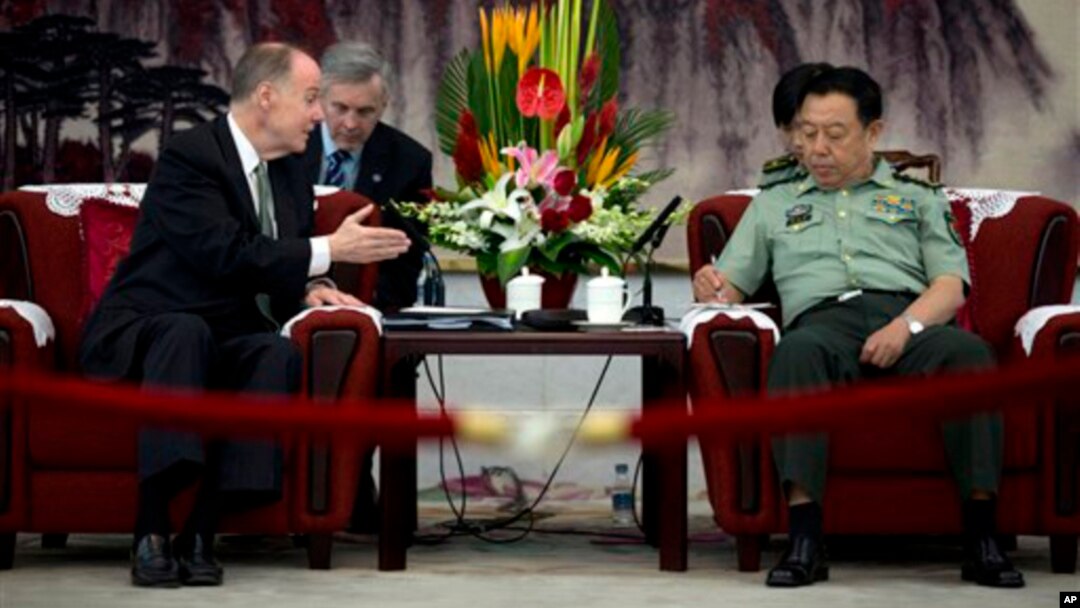 El asesor de Seguridad Nacional de la Casa Blanca, Tom Donilon, se reúnen en Pekin con el general Fan Changlong, vicepresidente de la Comisión Militar Central de China.