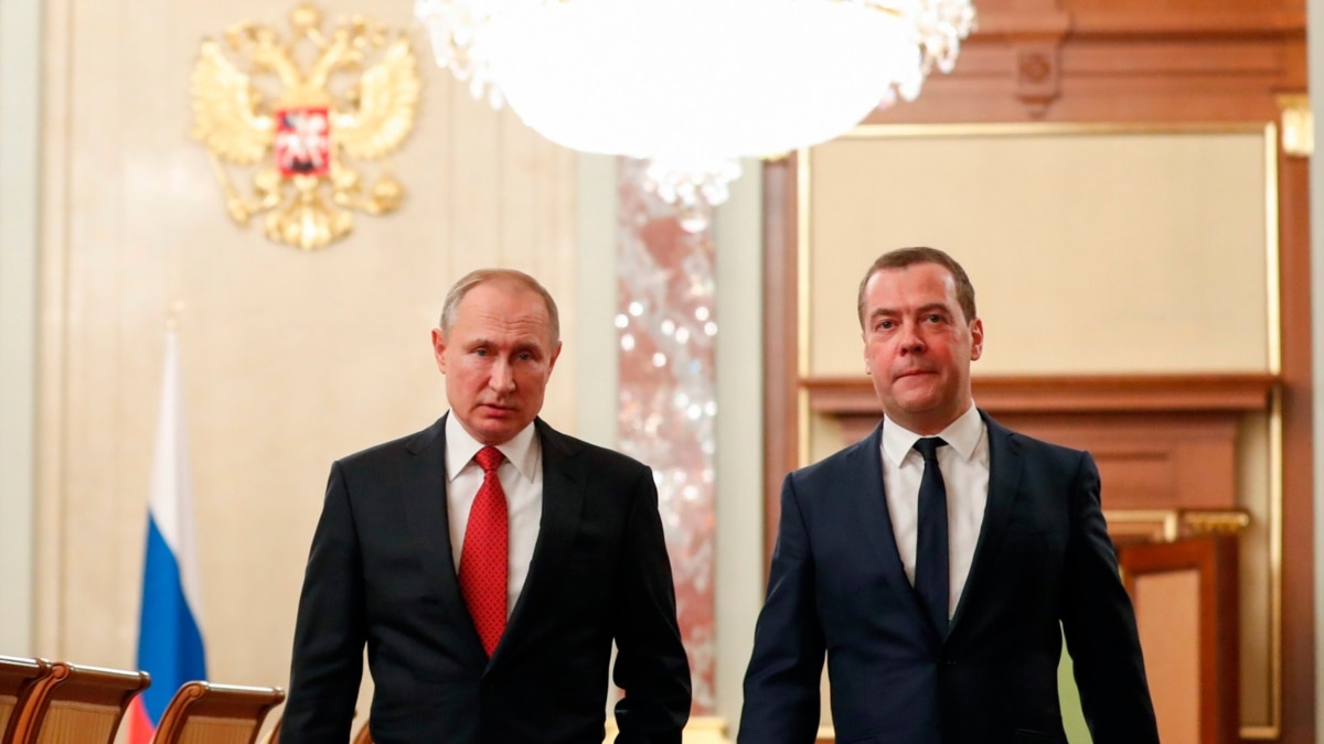 Russian Prime Minister Resigns as Putin Hints at Constitutional Reforms