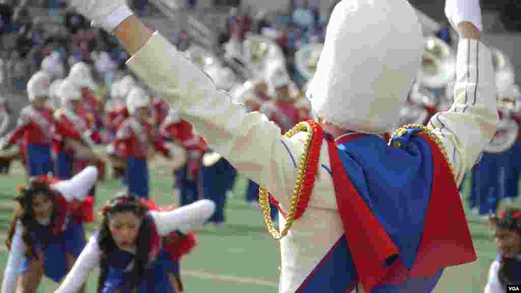 乐队指挥掌控全局