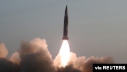 북한이 2021년 3월 25일 한반도 동해상으로 발사한 신형전술미사일