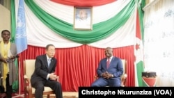 Rencontre entre Ban Ki-moon et le président burundais Pierre Nkurunziza le 23 février 2016 à Bujumbura. (VOA/Christophe Nkurunziza)