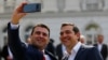 Експремиерот на Северна Македонија Зоран Заев и поранешниот грчки премиер Алексис Ципрас, на церемонијата за пречек на грчката делегација во Скопје, 2 април 2019 година