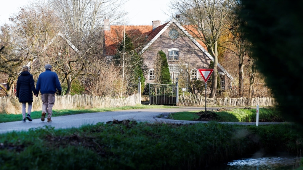 Hunters Look for Nazi Treasure in the Netherlands