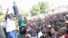 Daviz Simango critica despesa com estátuas de Machel