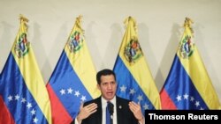 El presidente interino de Venezuela Juan Guaidó habla durante una conferencia de prensa en Caracas. Diciembre 5, 2020.