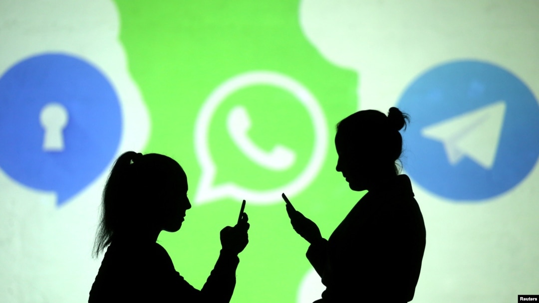 Mulai dari Twitter sampai WhatsApp, kehadiran media sosial dianggap membantu suara rakyat lebih terdengar. Karenanya, teknologi digital dipercaya mendorong partisipasi publik dalam proses politik sebagai ilustrasi. (Foto: Reuters)