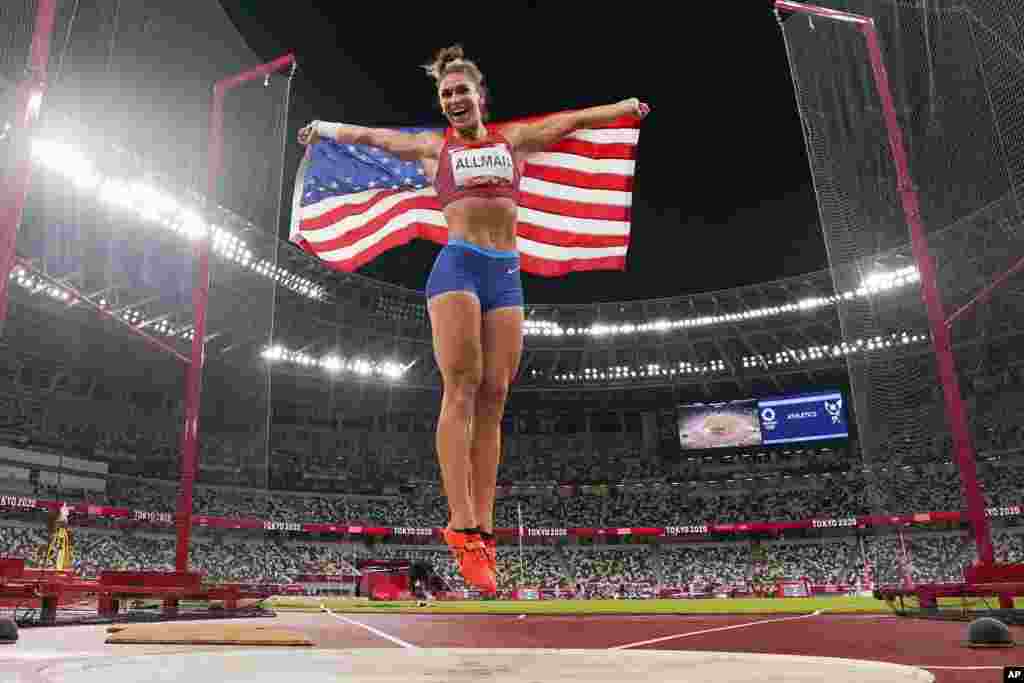 Valarie Allman of the United States celebrates after winning the gold medal in the women&#39;s discus throw final at the 2020 Summer Olympics in Tokyo, Japan.