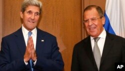 Sakataren Harkokin Wajen Amurka John Kerry da takwaransa Sergey Lavrov na kasar Rasha