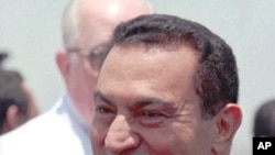 Egyptian President Hosni Mubarak (file photo)