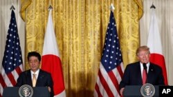 Prezident Donald tramp və baş nazir Şinzo Abe Ağ Evdə birgə mətbuat konfransı zamanı