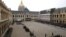 Paris’te yaşamını yitiren 130 kurban için, askeri tören alanı “Les Invalides” de resmi anma töreni düzenlendi
